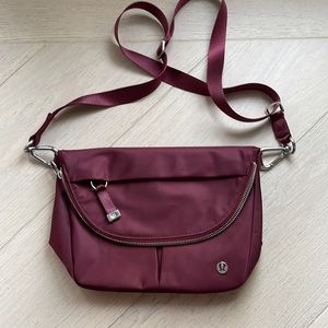 Lululemon all night festival bag 5L red Merlot